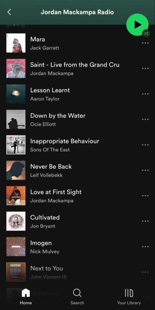 リストデザイン - リストUI の例：Spotify